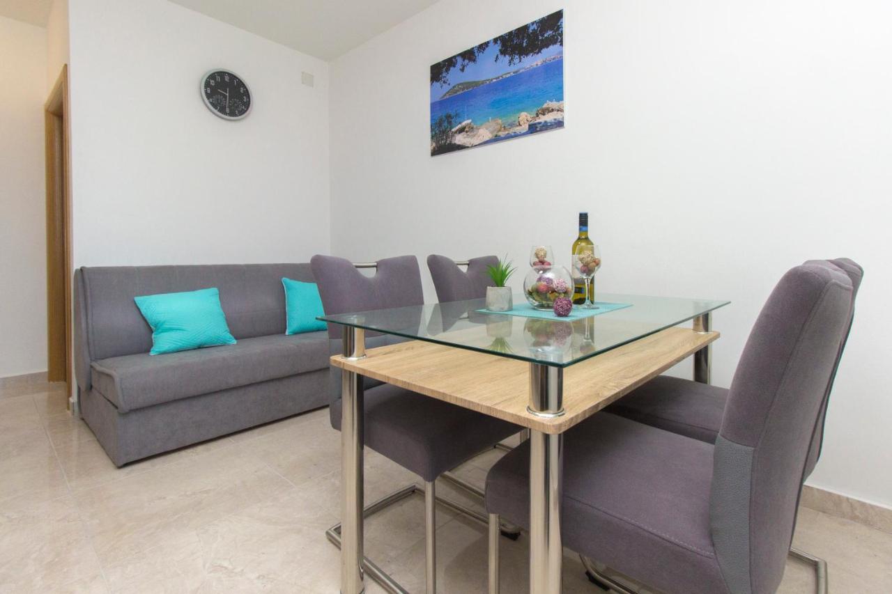 Apartmani Malis Ražanj Екстериор снимка